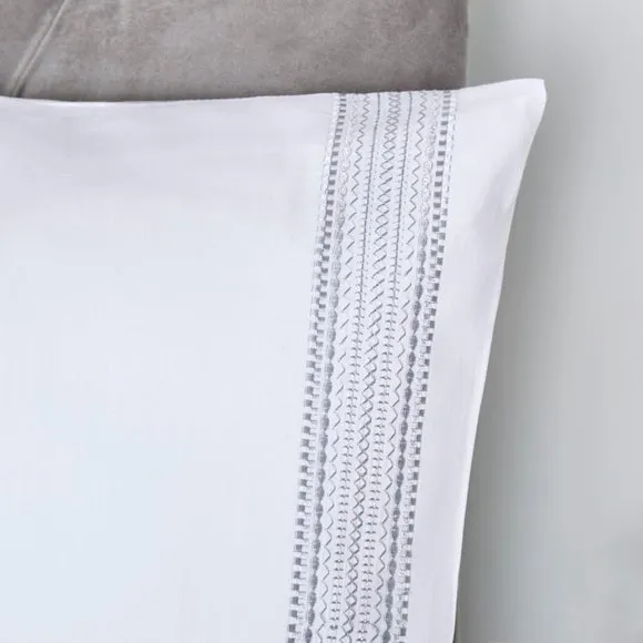 Appletree Boutique Embroidered Band 200 Thread Count 100% Cotton Duvet Cover & Pillowcase Set 3