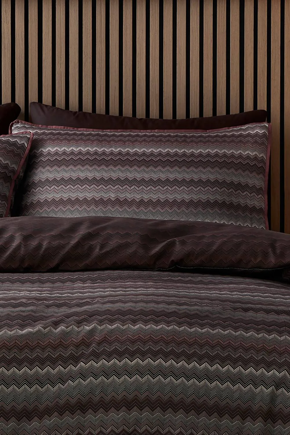 Appletree 'Chevron Stripe' 100% Cotton Sateen Duvet Cover Set in Chocolate 2
