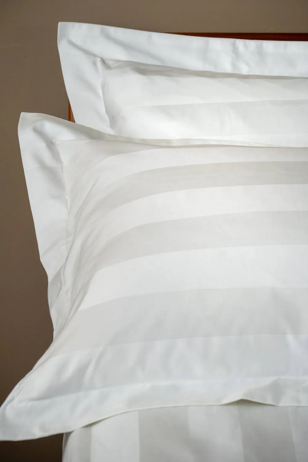Soak&Sleep 600TC Dobby Stripe Egyptian Cotton Oxford Pillowcase Pair in White 4