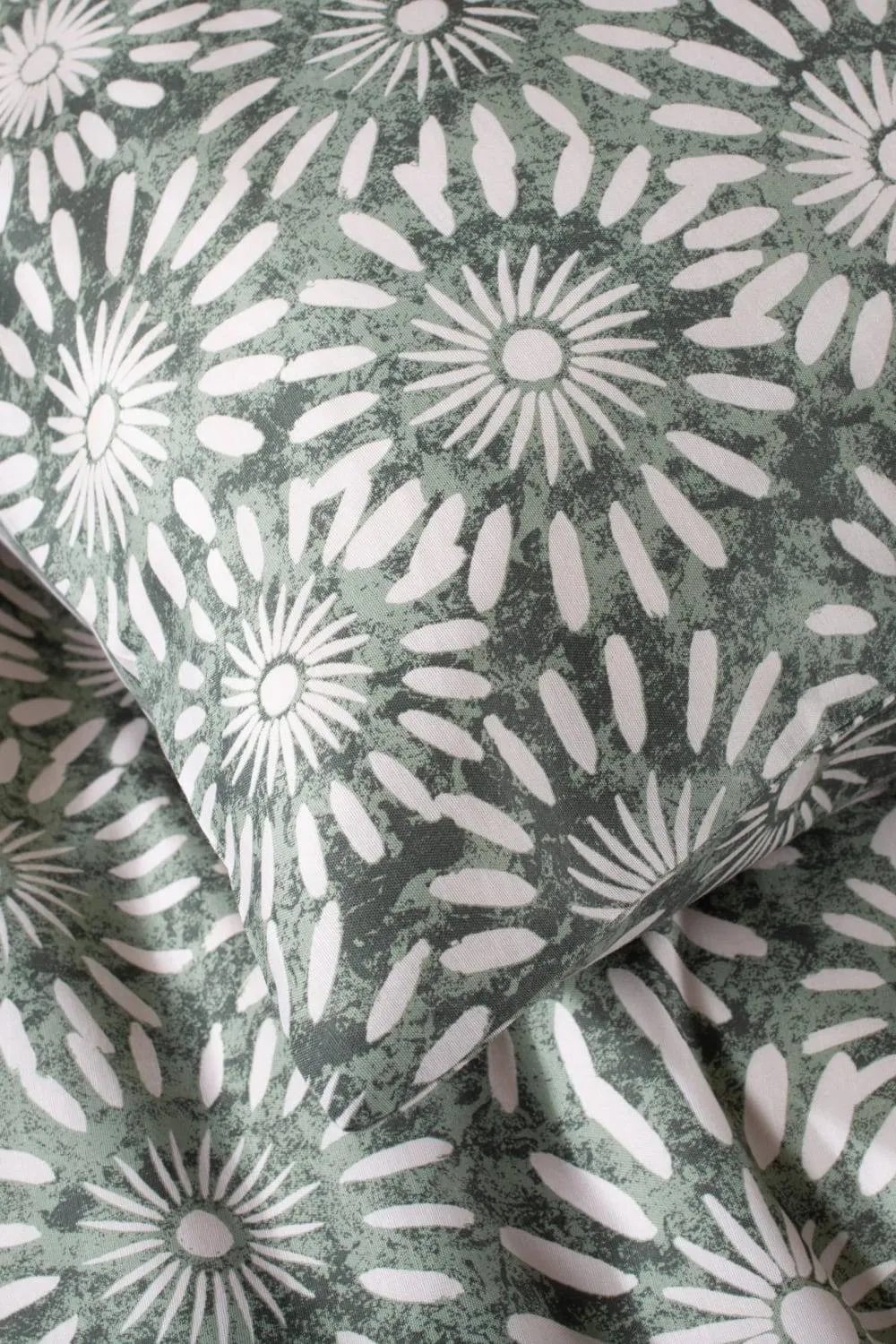 Deyongs Studio Thompson Floral Printed Duvet Set in Green 3