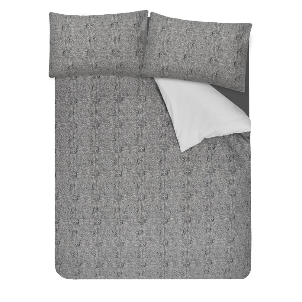 Smart Living Printed Reversible Polycotton Wolf Duvet Cover With Pillowcases in Grey 4