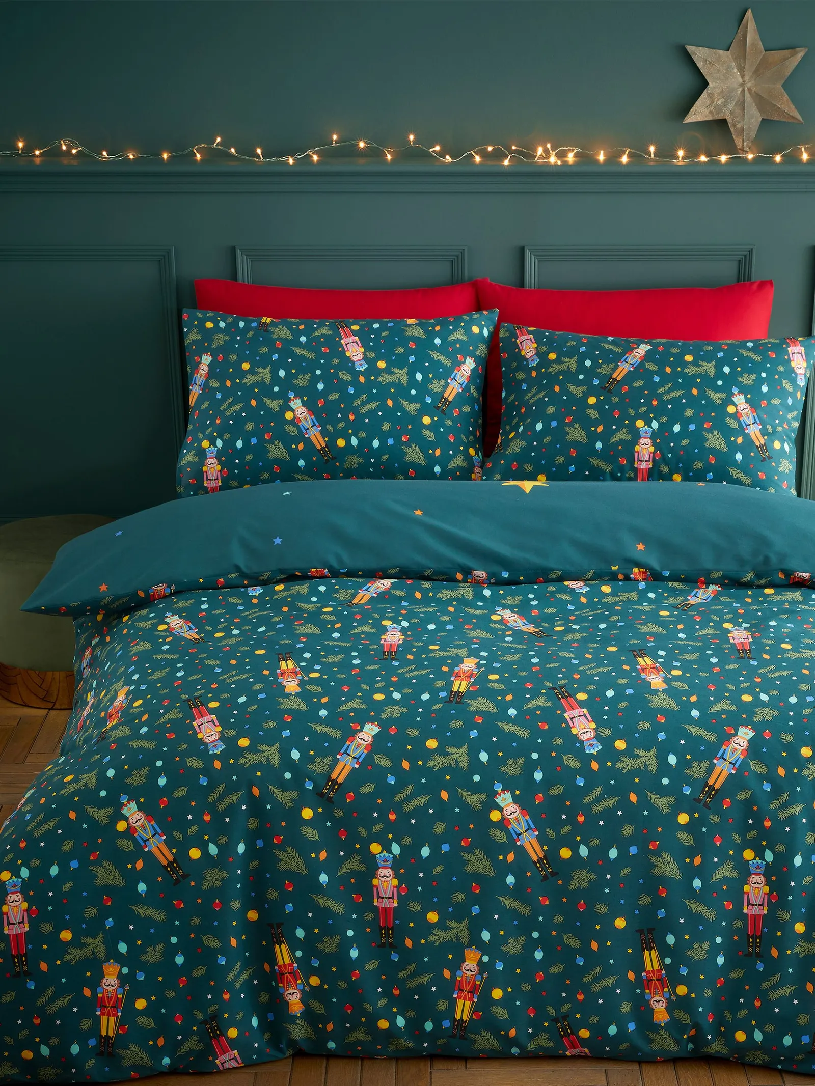 Catherine Lansfield 'Christmas Nutcracker' Duvet Cover Set in Green 2