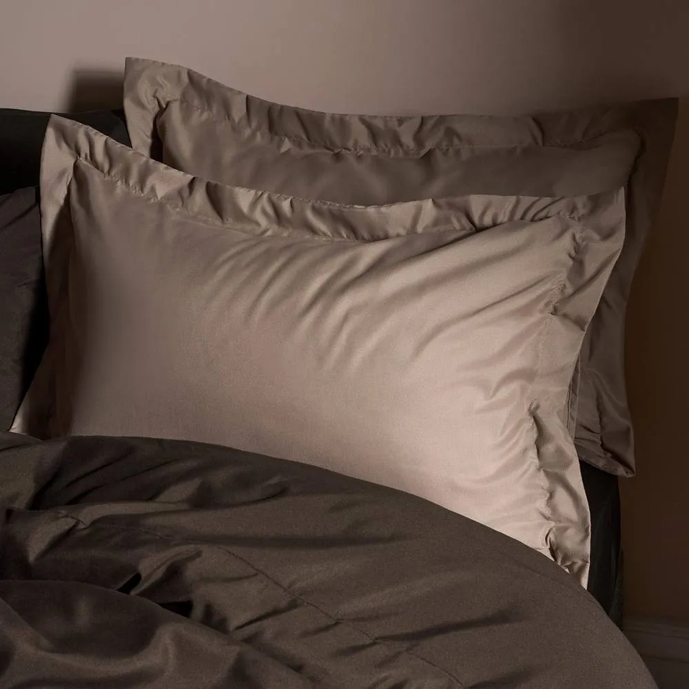 OHS 2 x Plain Dyed Oxford Pillowcases Soft Microfibre Pillow Cover Set in Natural