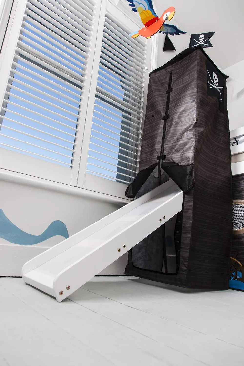 Nöa and Nani Moro Cabin Bed with Slide & Pirate Hideaway Package in White 4