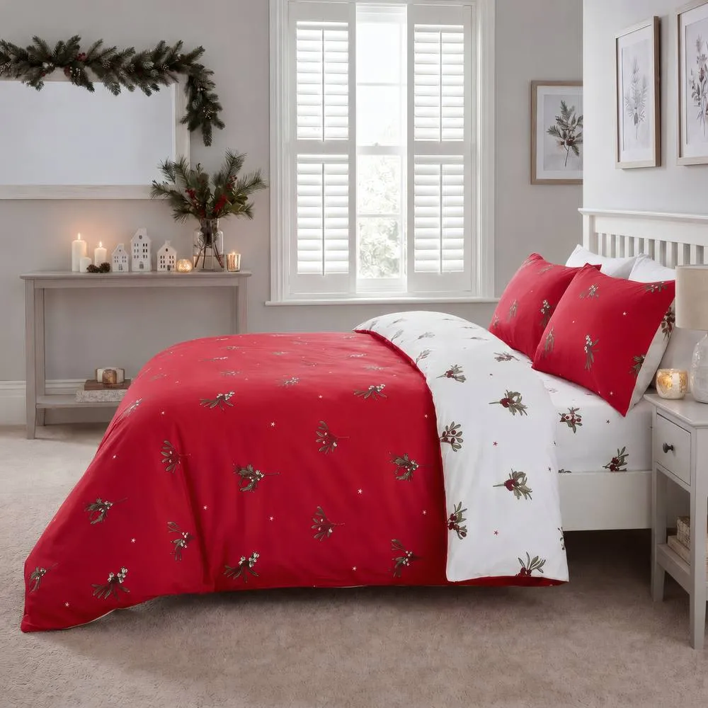 Rapport Home Mistletoe Christmas Complete Duvet Set with Fitted Sheet & Pillowcases in Red 2