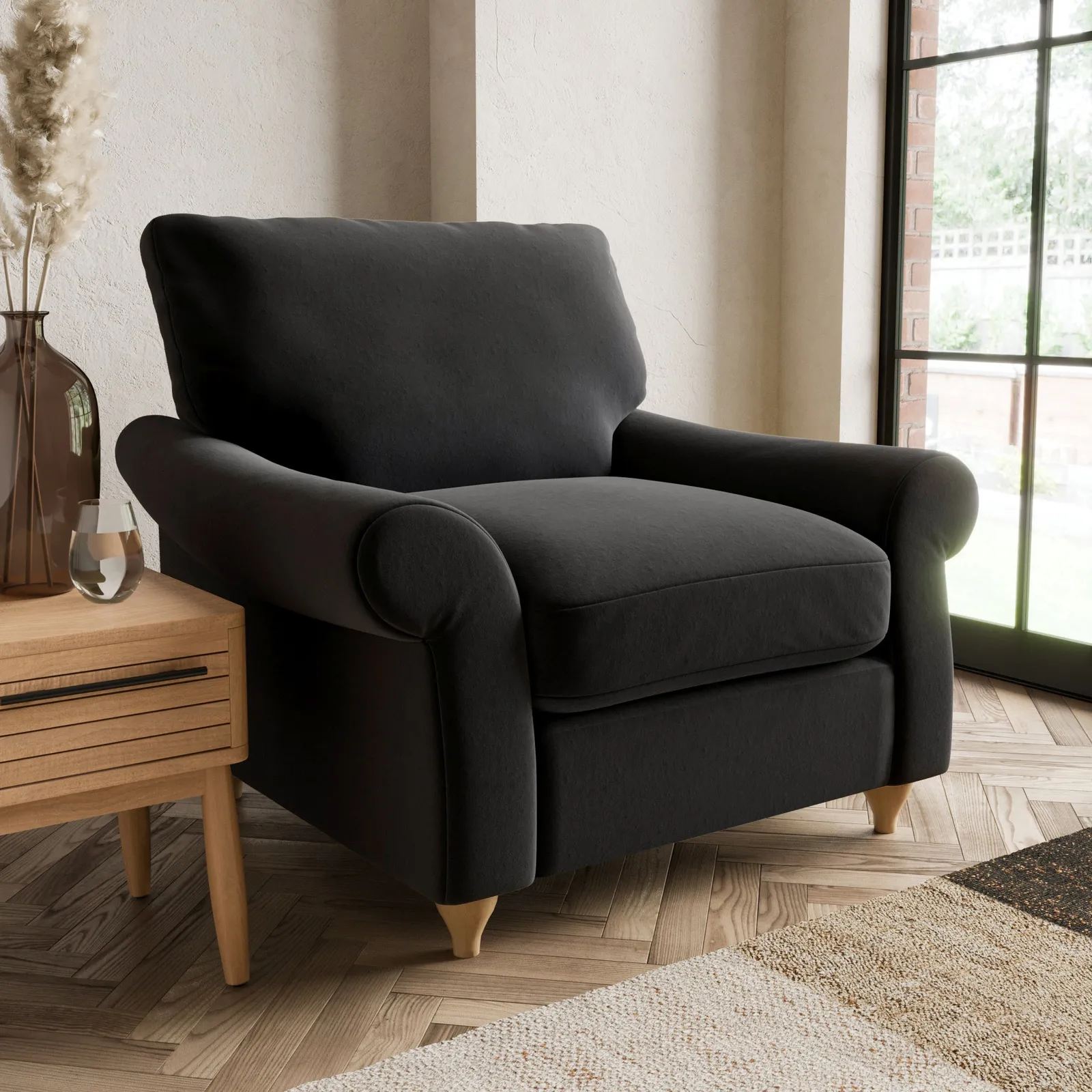 Salisbury Luxury Velvet Armchair Luxury Velvet Black