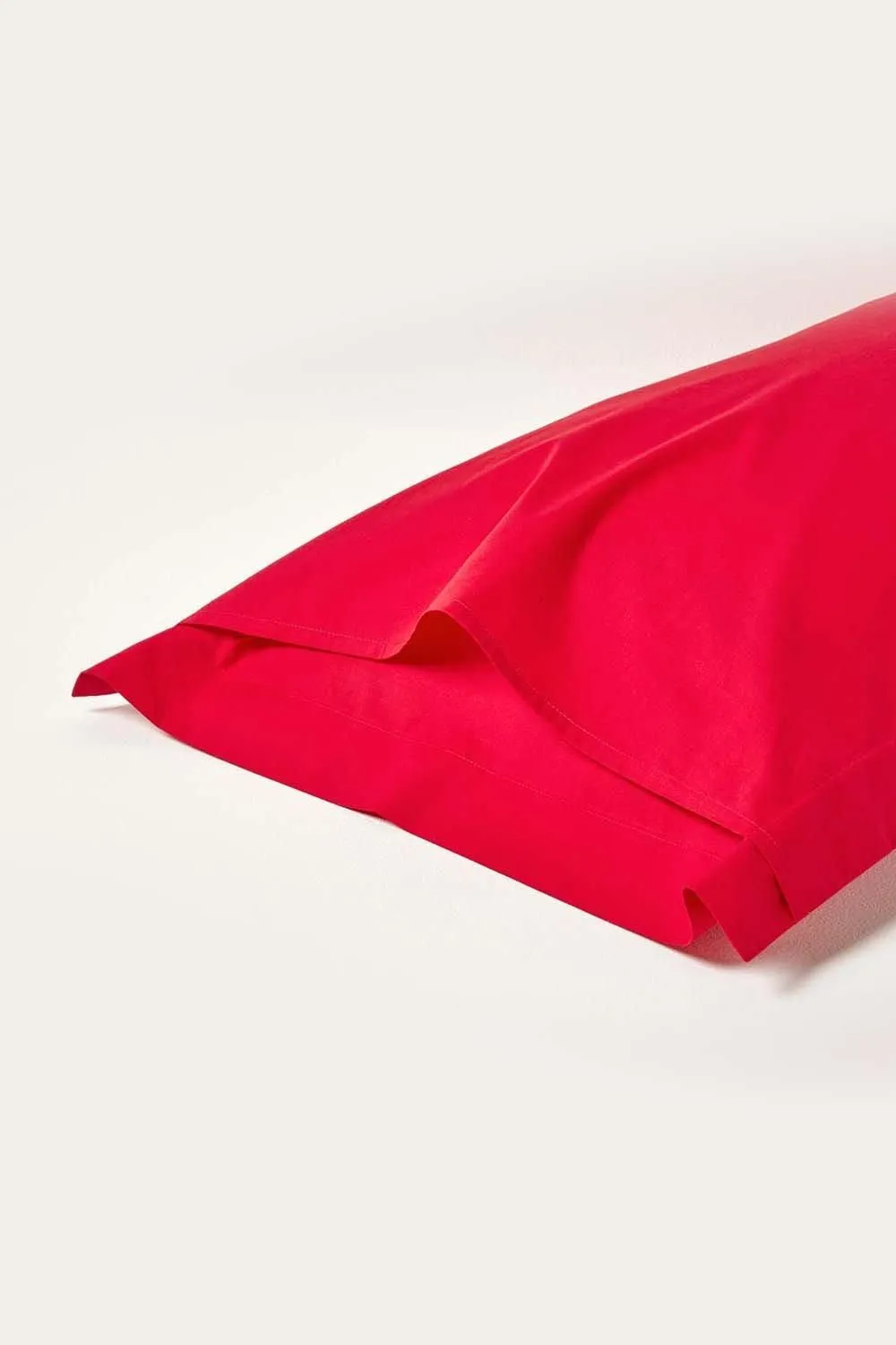 Homescapes Egyptian Cotton Oxford Pillowcase 200 TC, Standard Size in Red 3