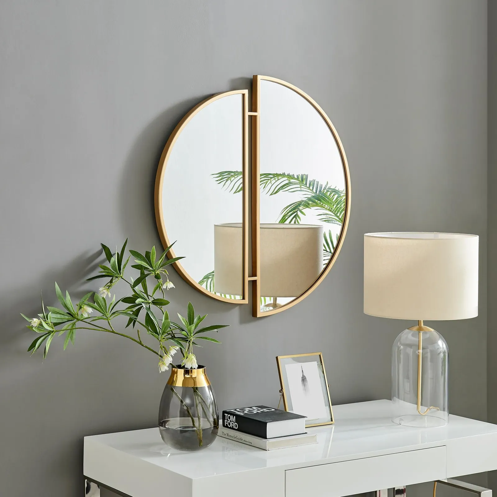 FurnitureboxUK Crescent Art Deco Gold Metal Framed 80cm Round Hallway Bedroom Dining & Living Room Wall Mirror
