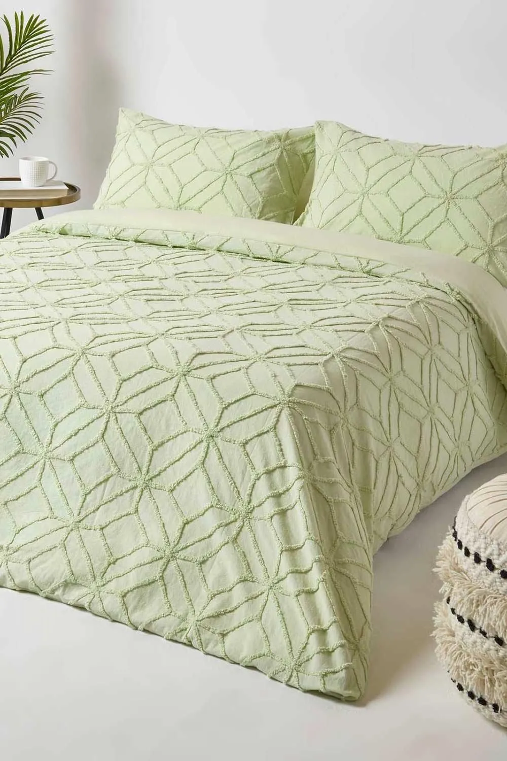Homescapes Diamond Cotton Tufted Duvet Cover Set in Green 3