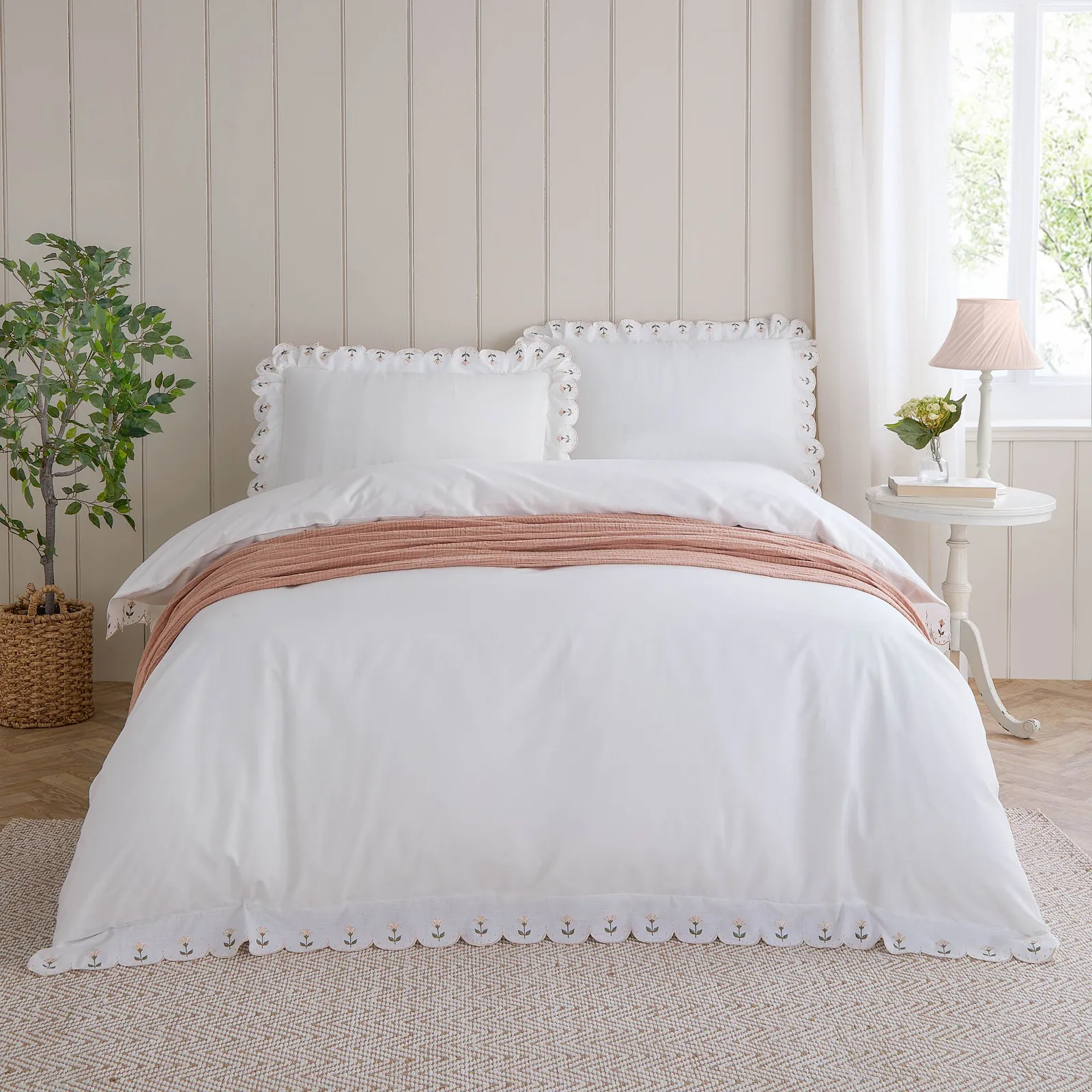Wylder Florrie Embroidered 100% Cotton Duvet Cover Set in Peach