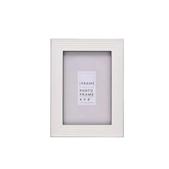 IFrame Monochrome Ribbed Photo Frame 2