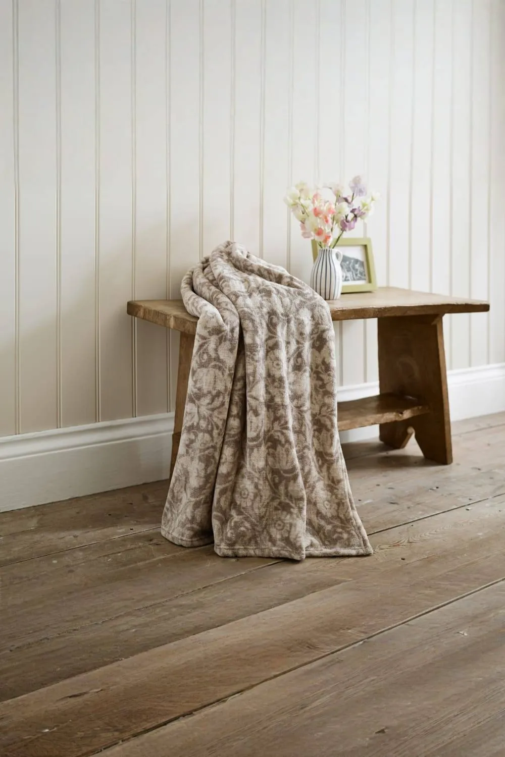 Deyongs William Damask Floral Soft Fleece Printed Throw in Natural