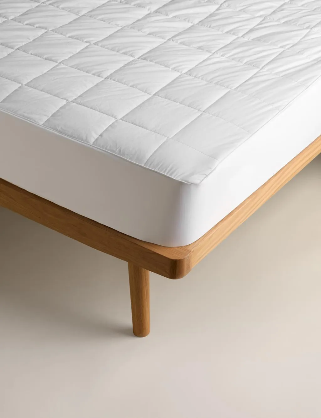 M&S Ultimate Comfort Multi Depth Mattress Protector White