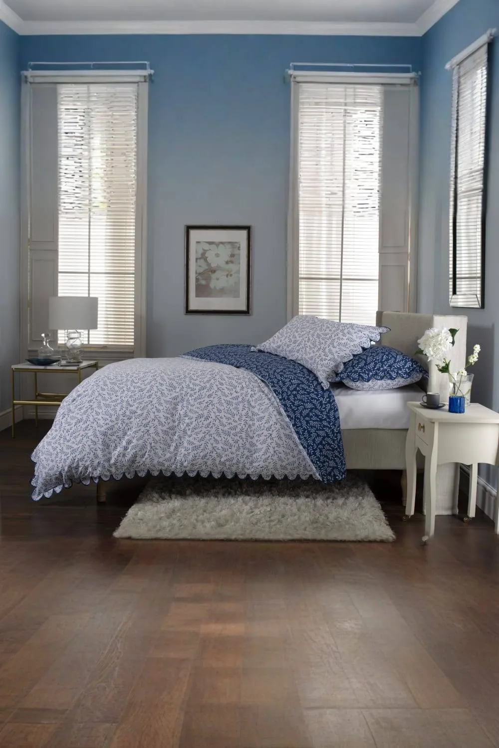 The Lyndon Company Ashling Garden Leaf Cotton Duvet Set with Contrast Reverse Design in Navy 2