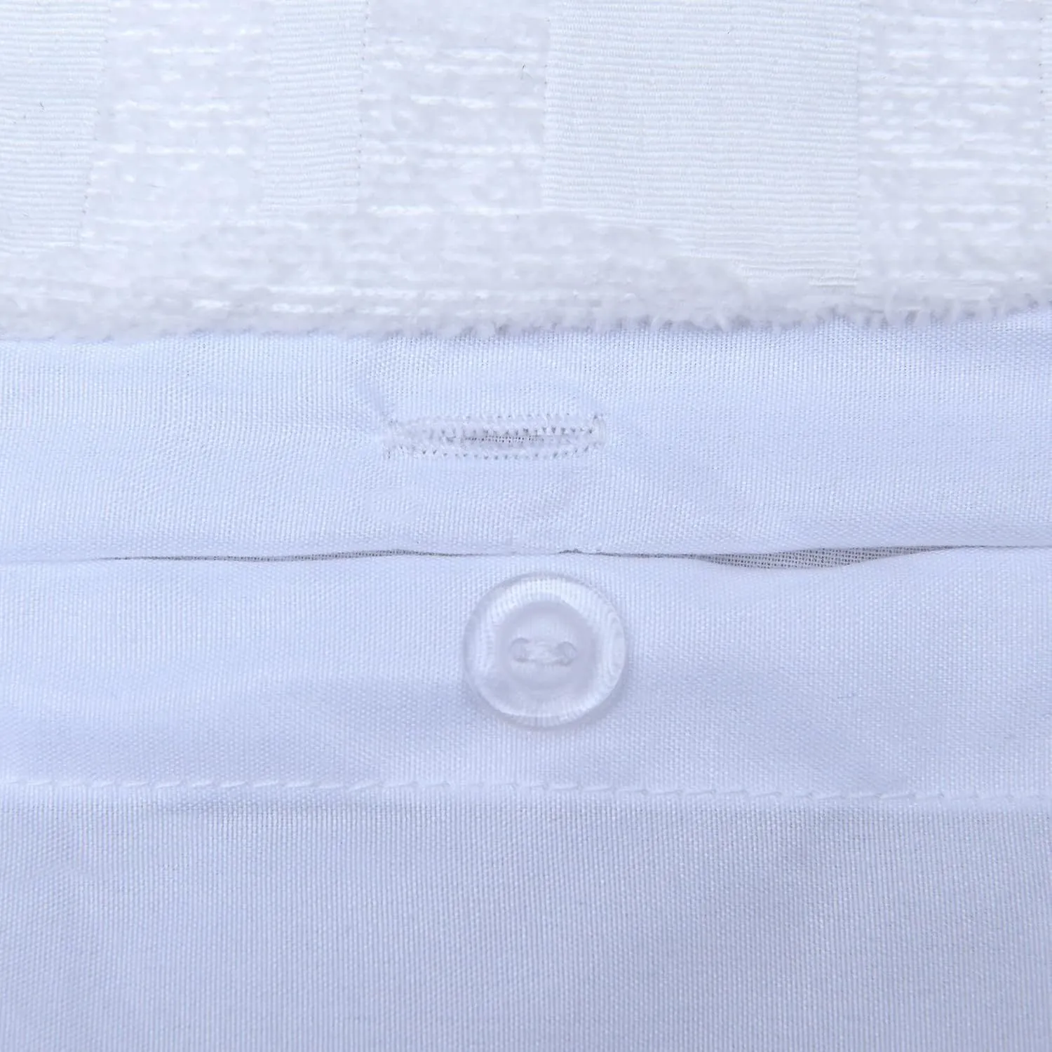 Smart Living Luxury Hotel Quality Reversible Tufted Arch Duvet Cover with Pillowcases in White 6