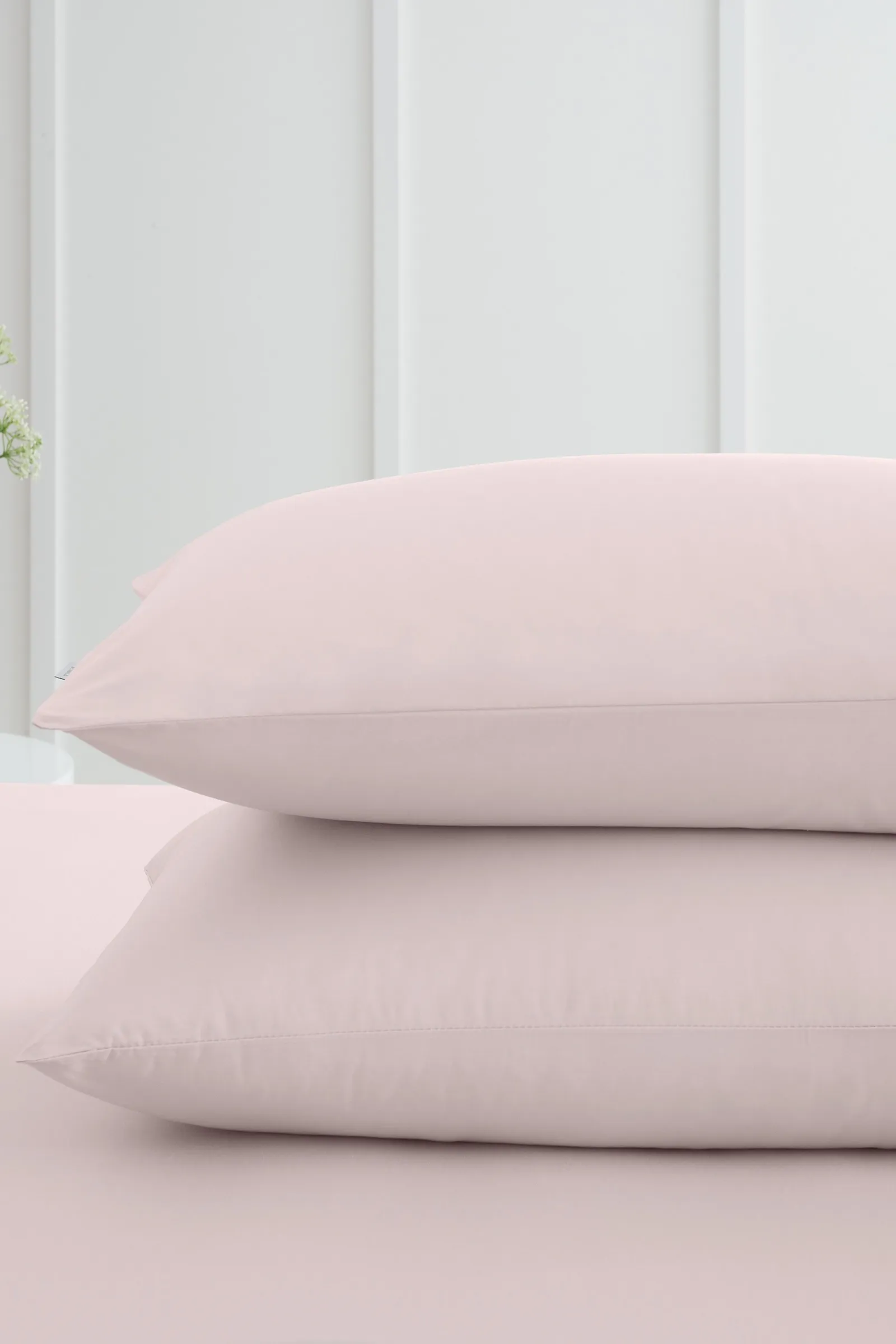 Bianca '200 Thread Count Cotton Percale' Standard Pillowcase Pair in Pink 2