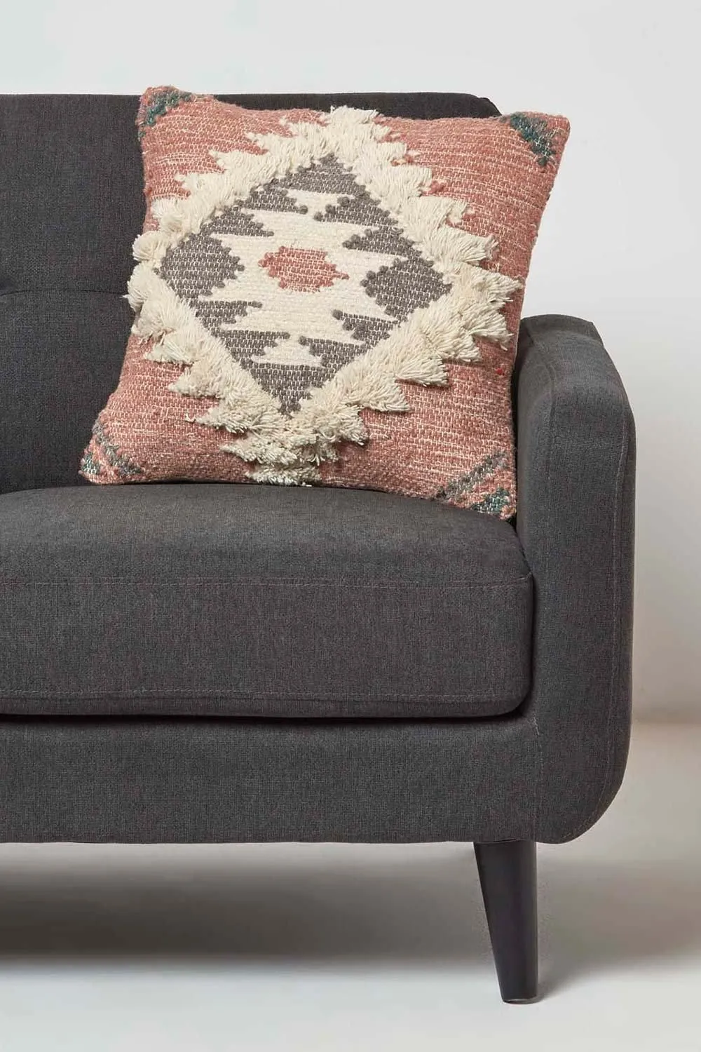 Homescapes Pali Handwoven Traditional Kilim Cushion in Pink 2
