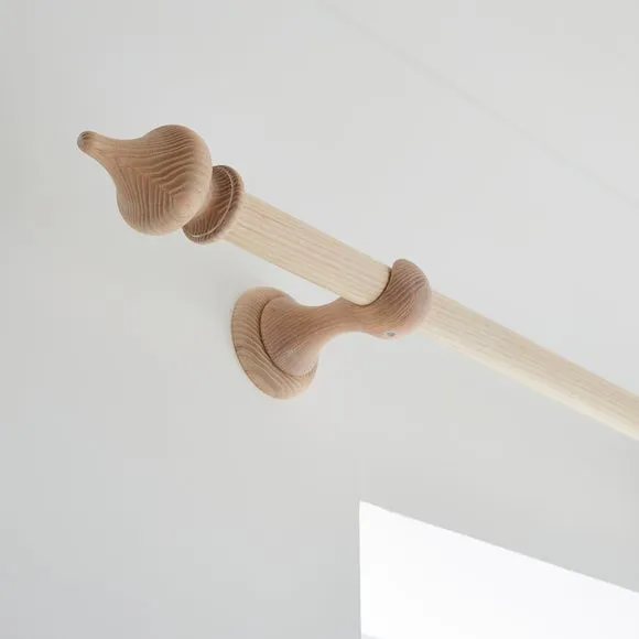 Pendleton Wood Curtain Pole 1