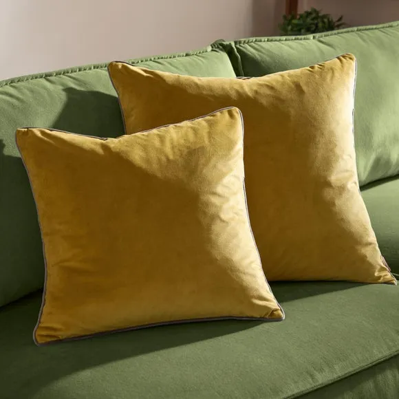 Furn. Square Cushion 5