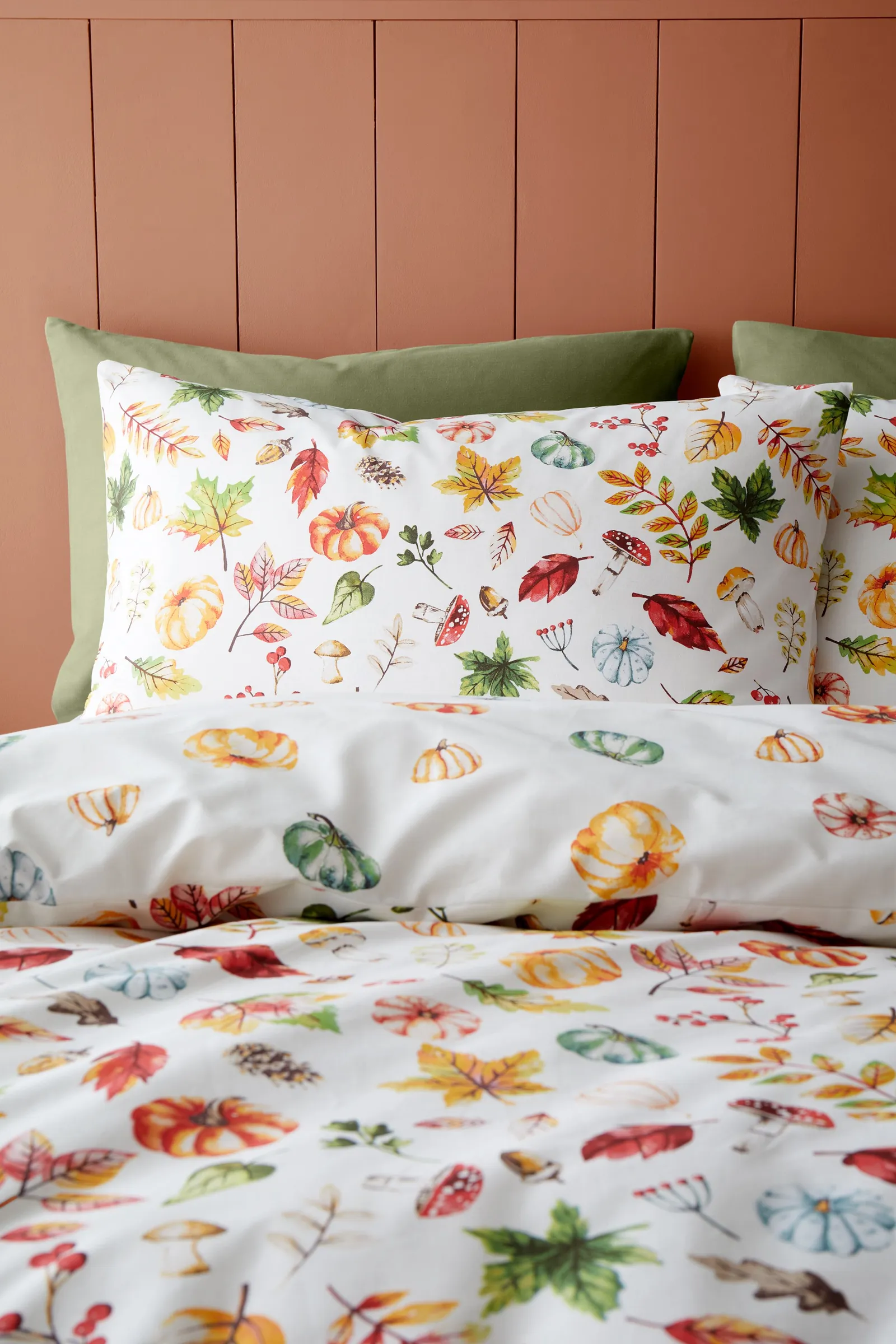 Catherine Lansfield 'Autumn Pumpkins' Reversible Duvet Cover Set in Orange 3