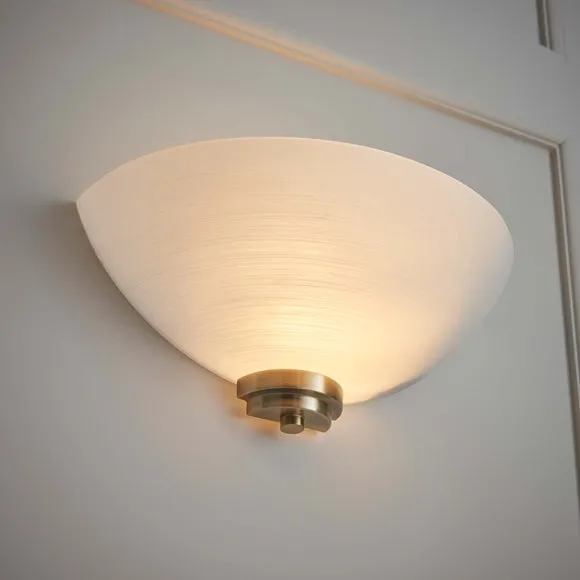 Vogue Welles Frosted Glass Wall Light 5