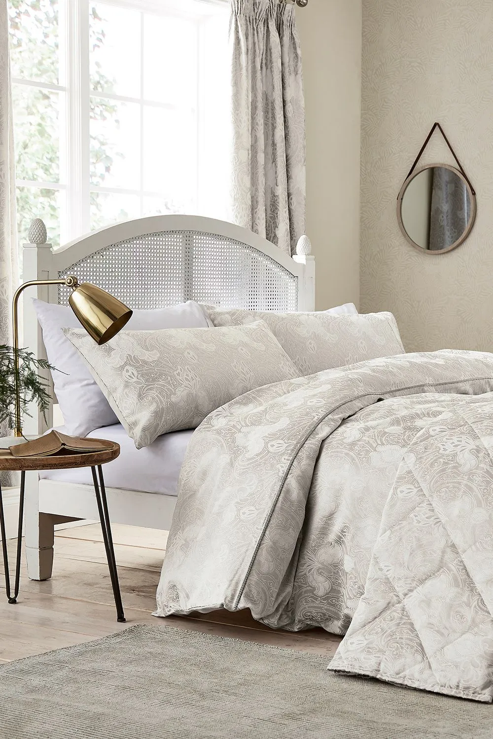 Sanderson 'Ashbee' Duvet Cover Set in Cream 1