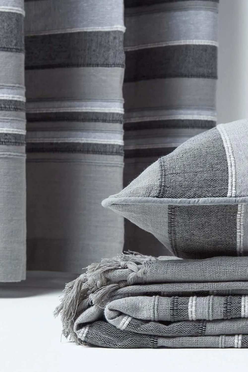 Homescapes Cotton Striped Morocco Cushion Cover in Grey 5