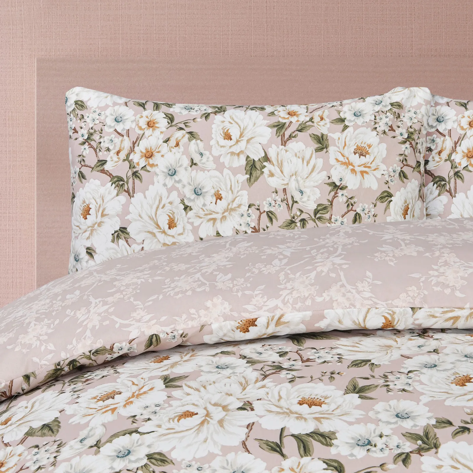 Smart Living Luxury Soft Reversible Elegant Blooms Duvet Cover & Pillowcases in Pink 4