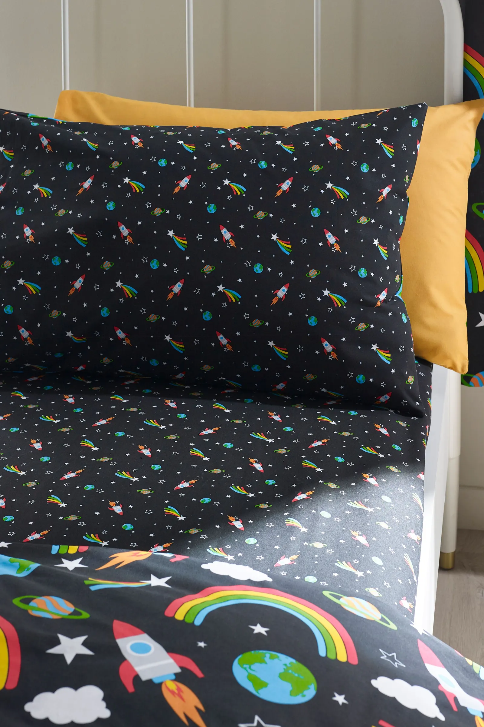 Catherine Lansfield 'Rainbow Rockets' Fitted Sheet in Black