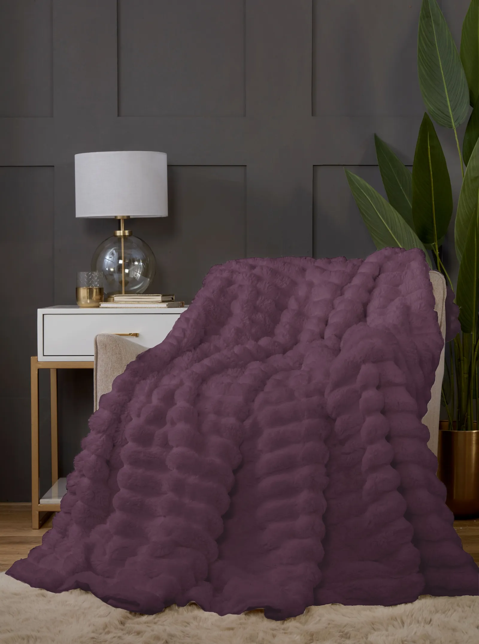 Rapport Home Chunky Ribbed Soft & Cozy Fur Throw (150x200 cm) in Burgundy