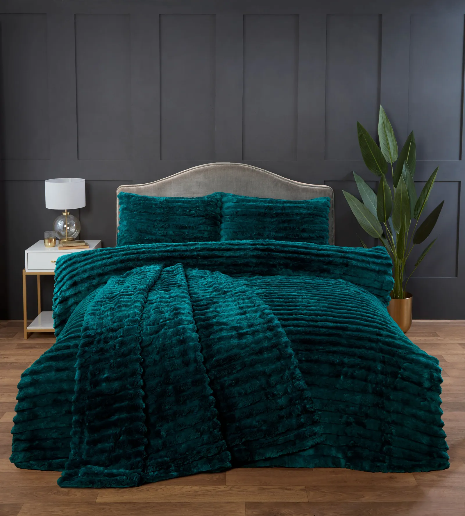 Rapport Home Chunky Ribbed Fur Polyester Soft & Cozy Duvet Cover Set With Pillowcase in Green 4