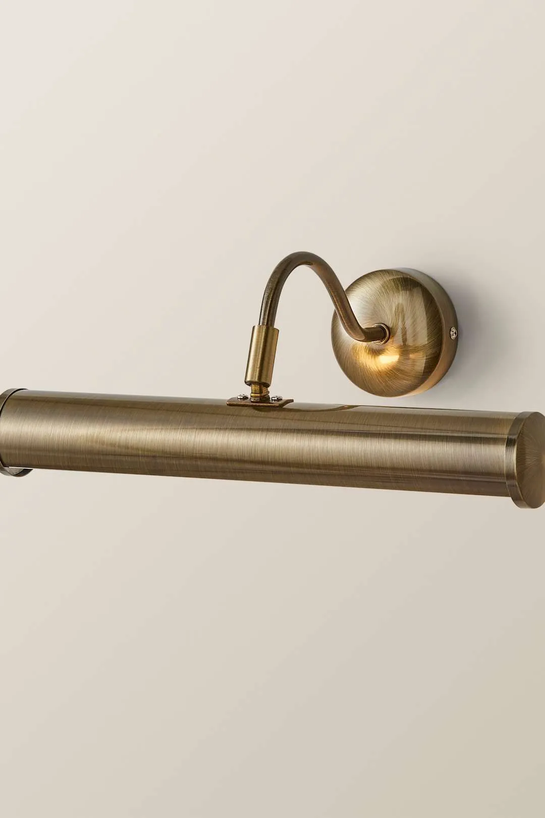 ValueLights Gemini Antique Gold Indoor Wall Picture Light 3