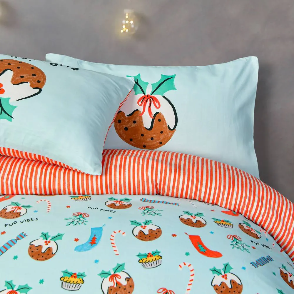 Smart Living Luxury Super Soft & Reversible Festive Christmas Puddings Duvet Set in Blue 4