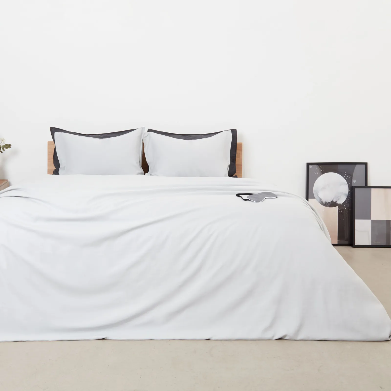 Panda London Panda Bamboo & French Linen Fitted Sheet in Mid Grey 2