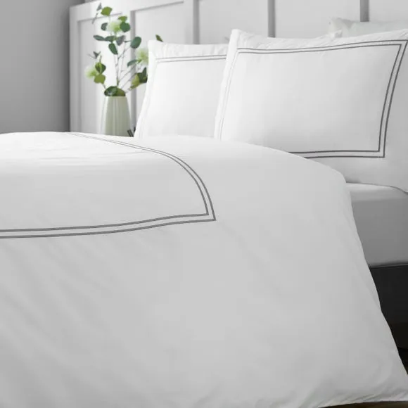 Catherine Lansfield So Soft Mono Satin Stitch Duvet Cover & Pillowcase Set 3