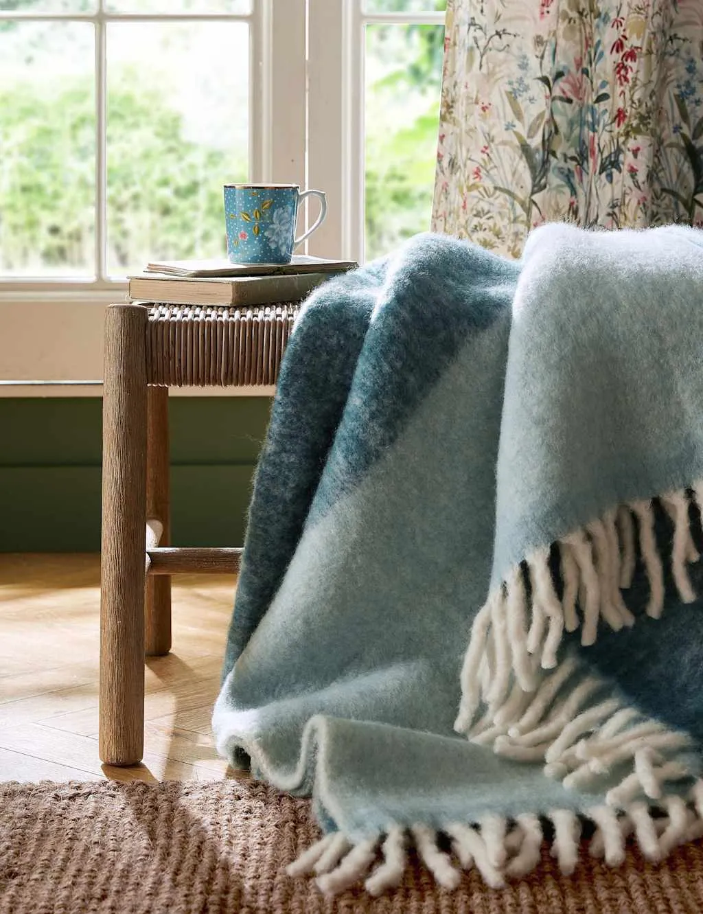 LAURA ASHLEY HOME Bronwen Throw with Wool Blue Mix