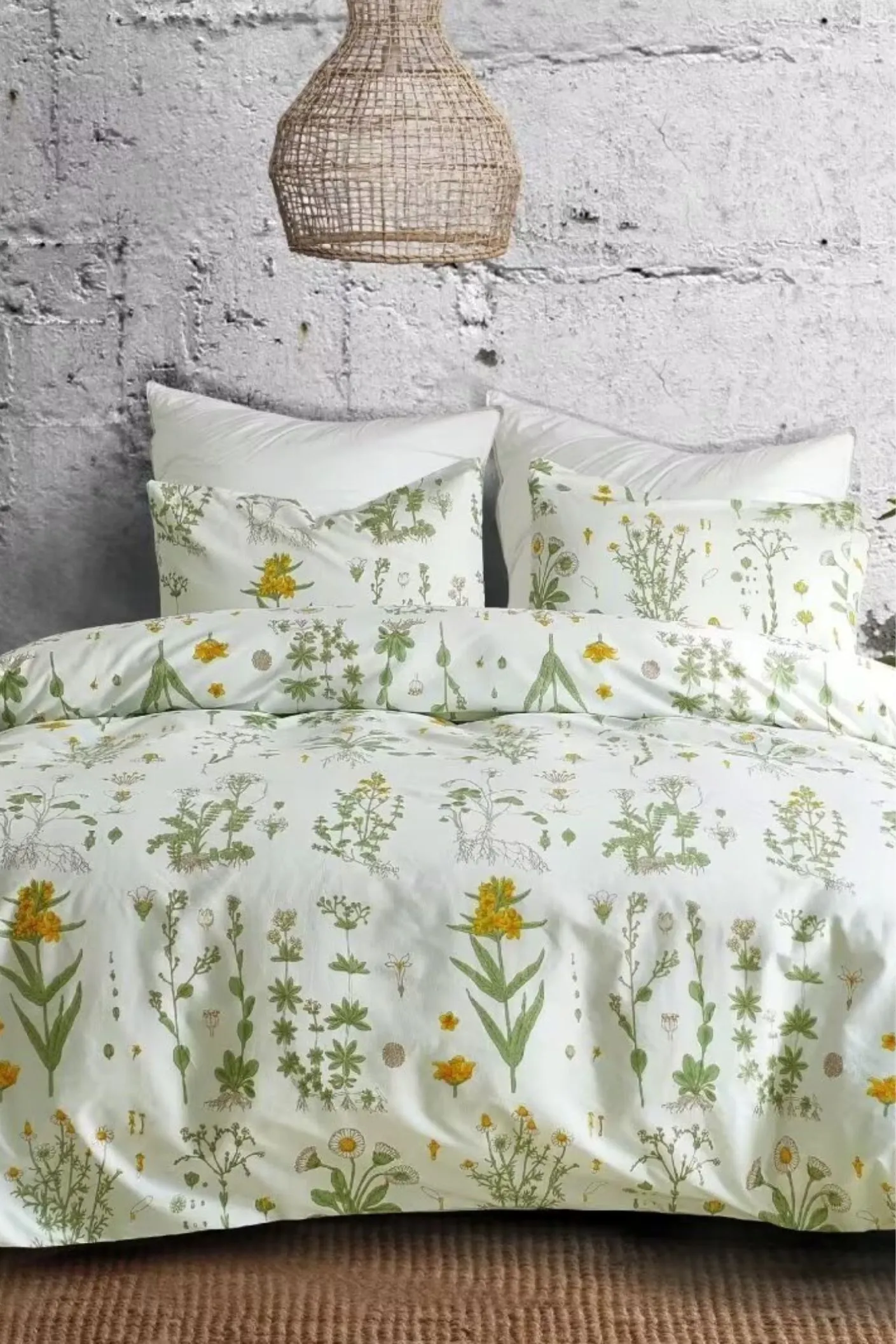 Ezysleep Meadow Flower Printed Duvet Set in Green