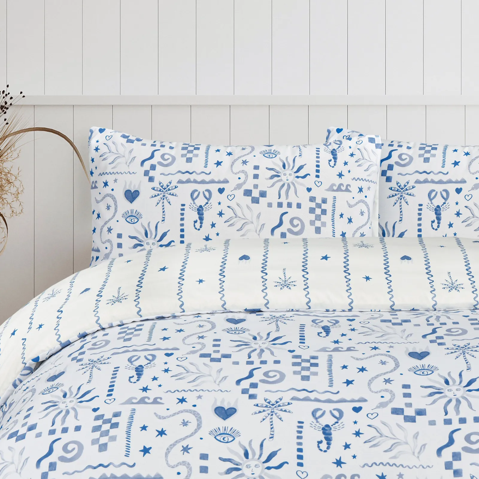 Smart Living Luxury Soft Reversible Holiday Postcard Duvet Cover & Pillowcases in Blue 4