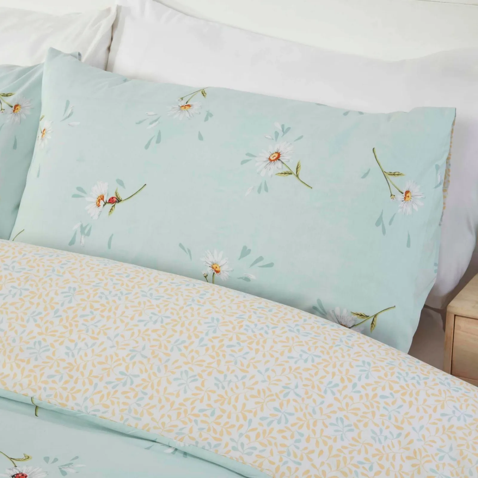 Rapport Home Daisy Floral Polycotton Duvet Cover Set with Pillowcase in Duck Egg Blue 2