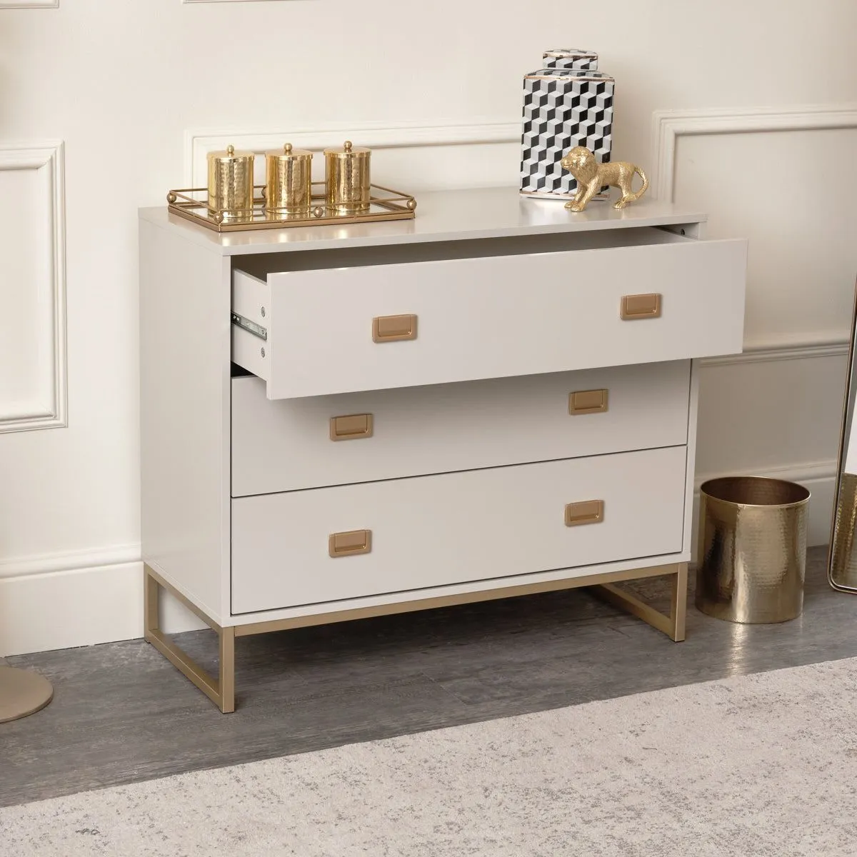 Melody Maison Large 3 Drawer Chest Of Drawers & Pair Of Bedside Tables - Elle Stone Range in Light Grey 6