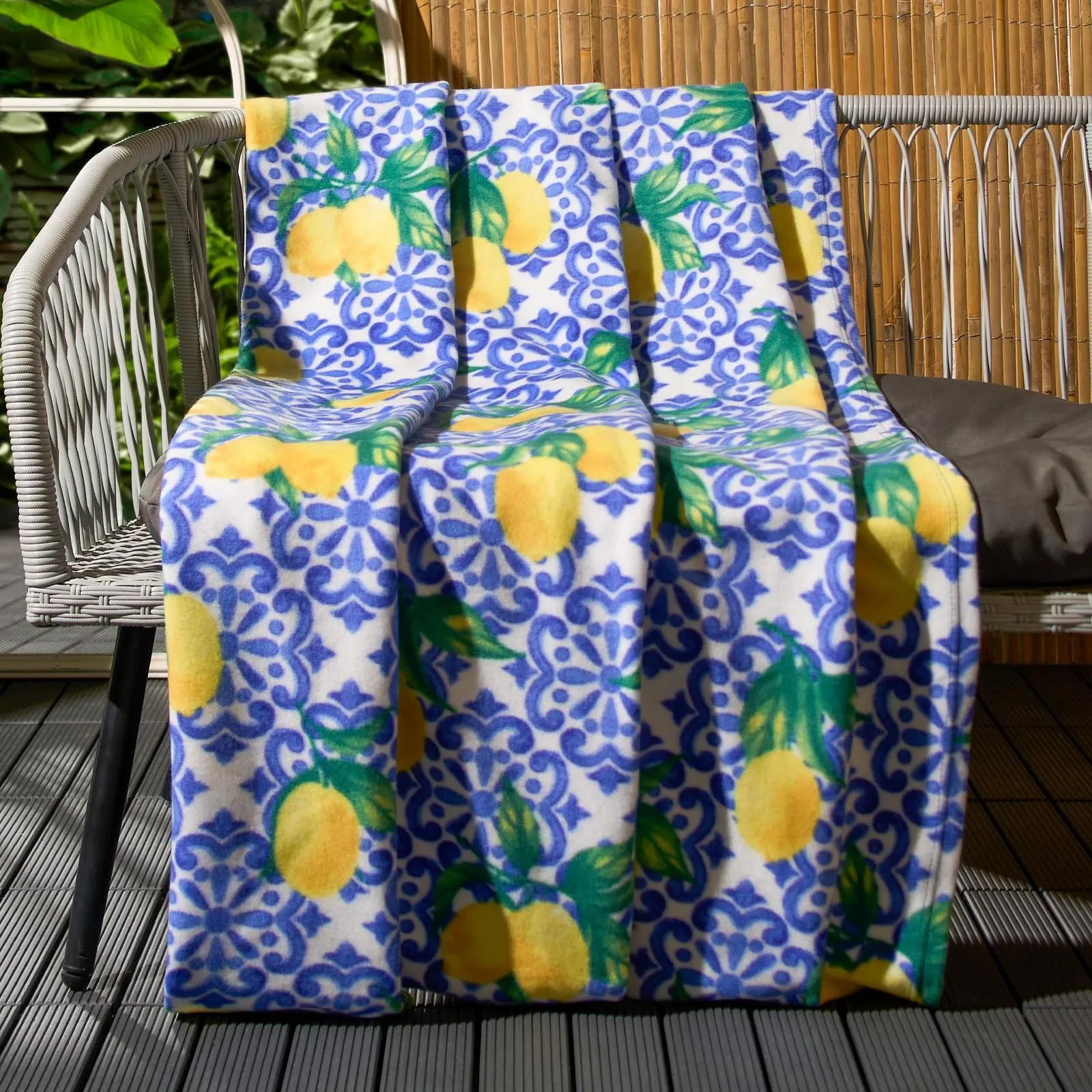 OHS Lemon Throw Polar Fleece Picnic Travel Warm Sofa Chair Blanket Soft Bedspread in Mid Blue