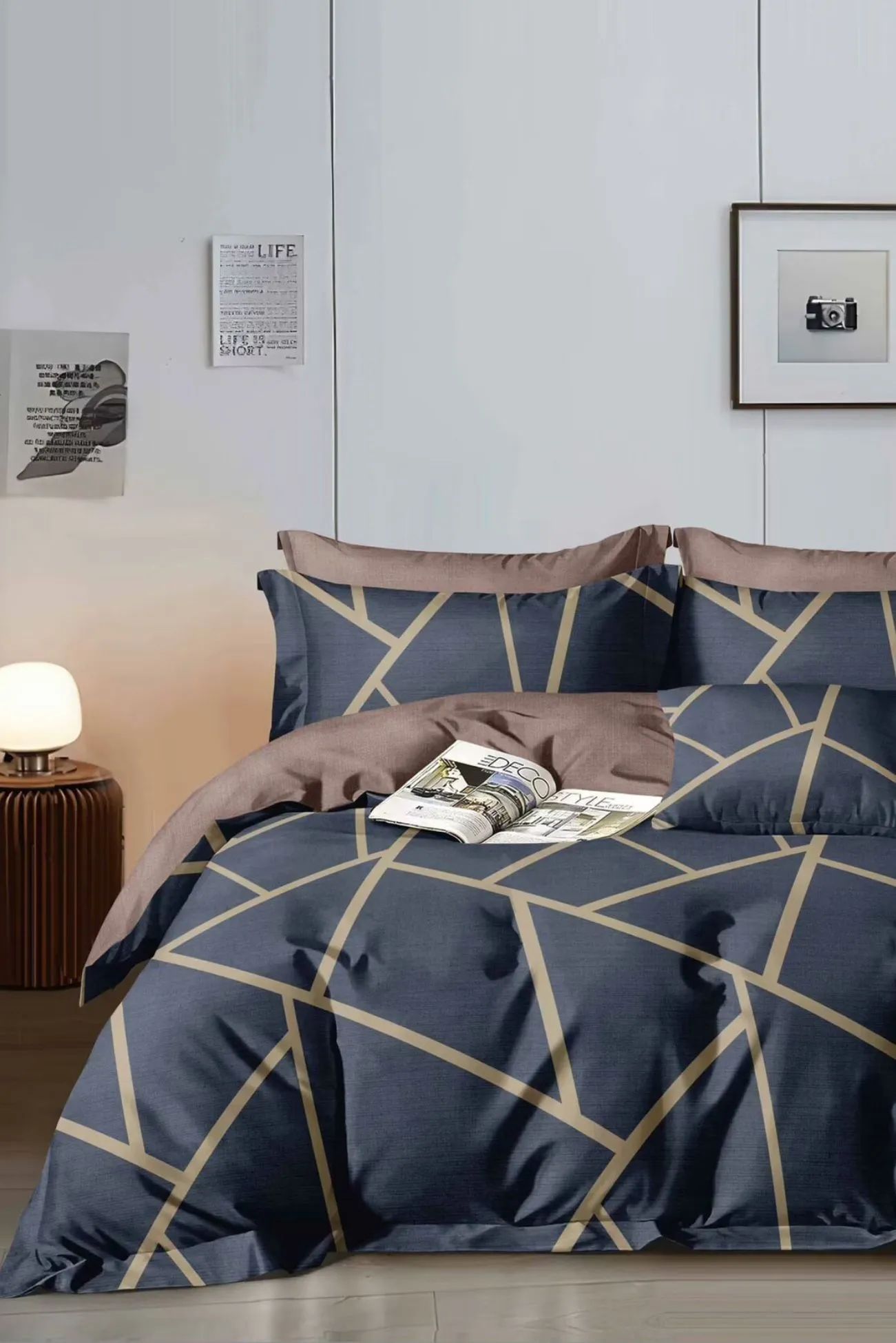 Ezysleep Graphic Print Printed Duvet Set in Navy 2