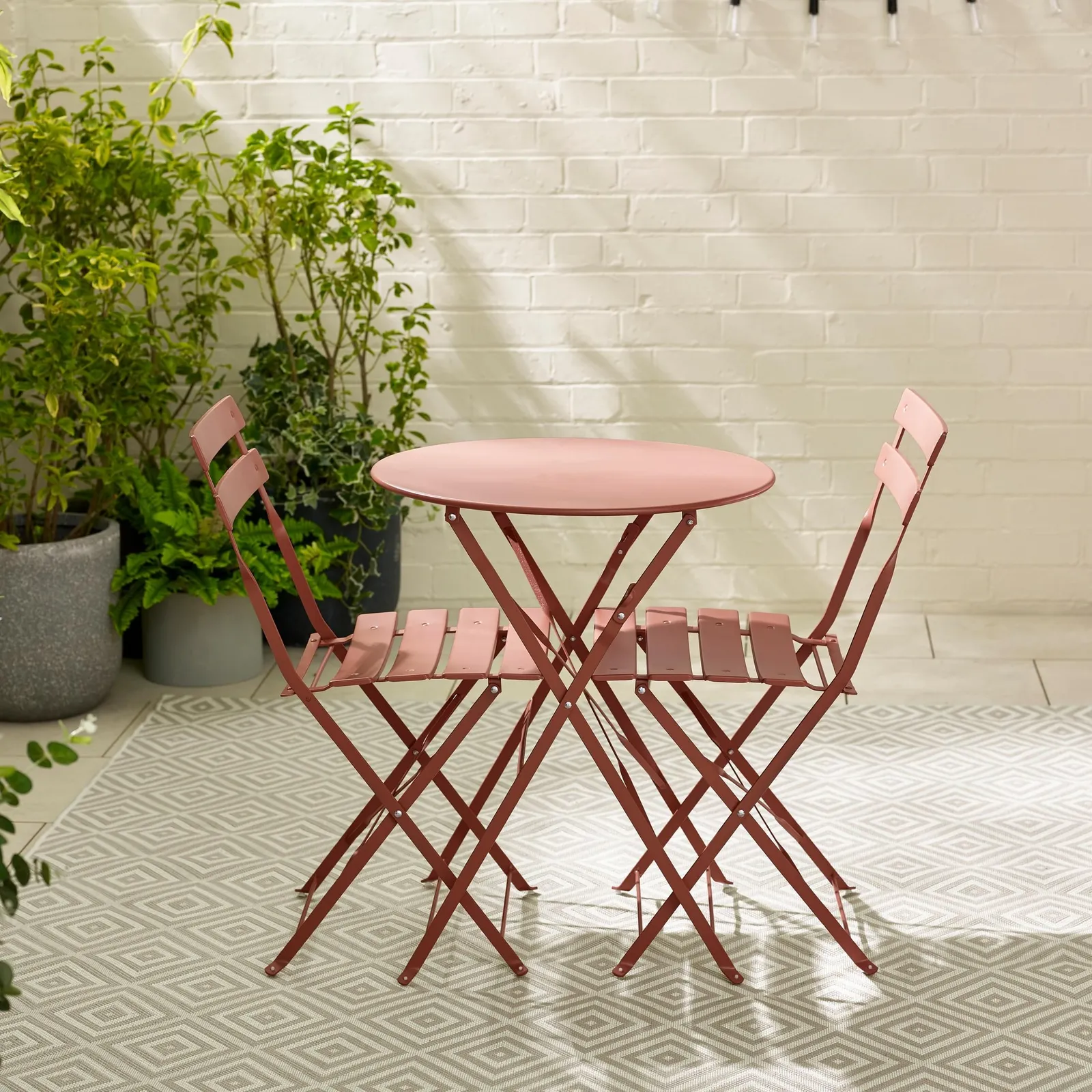 FurnitureboxUK Cabo 2 Seater Metal Bistro Set with Round Table in Dusty Pink 3