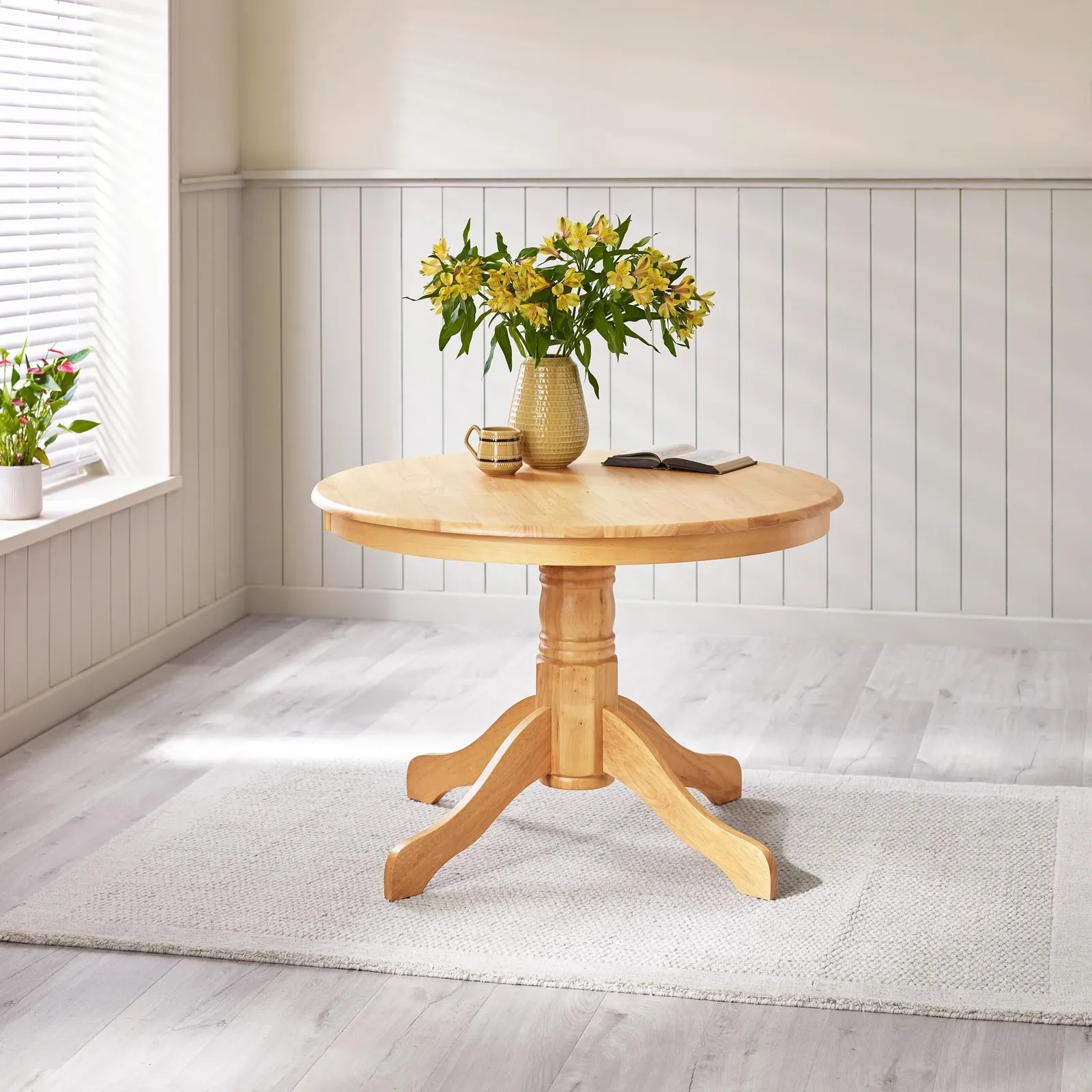 FurnitureboxUK Bude Round Wooden Dining Table & 4 Millford Chairs in Light Oak 2
