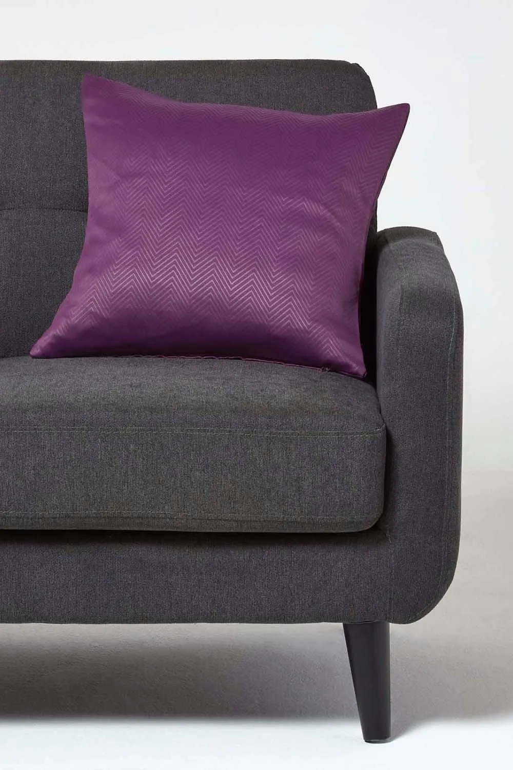Homescapes Herringbone Cushion Cover in Purple 2