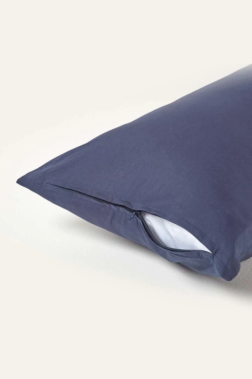Homescapes Continental Egyptian Cotton Pillowcase 200 TC, 40 x 80 cm in Navy 3