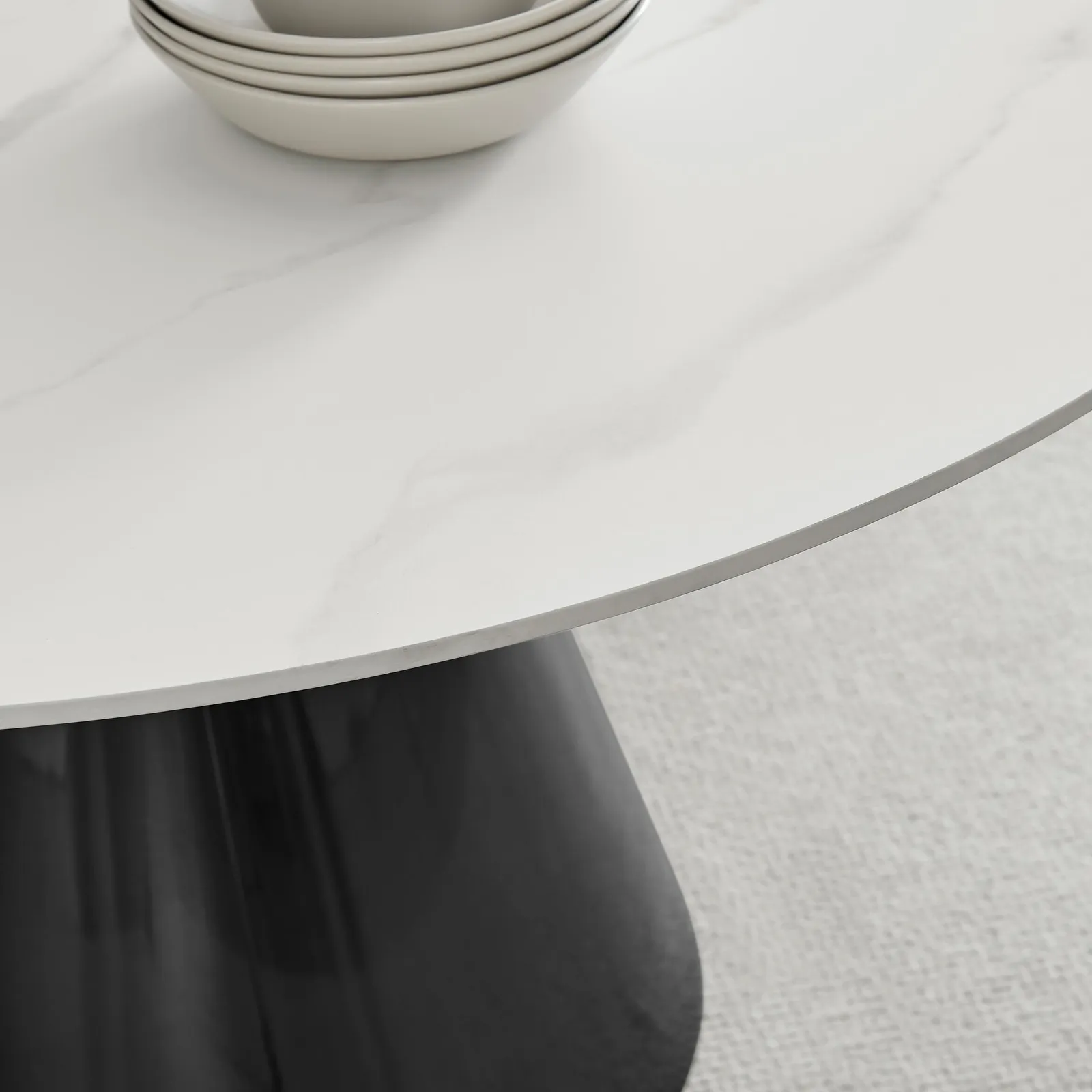 FurnitureboxUK Nina White Marble Effect Round Ceramic Dining Table in Off-White 4