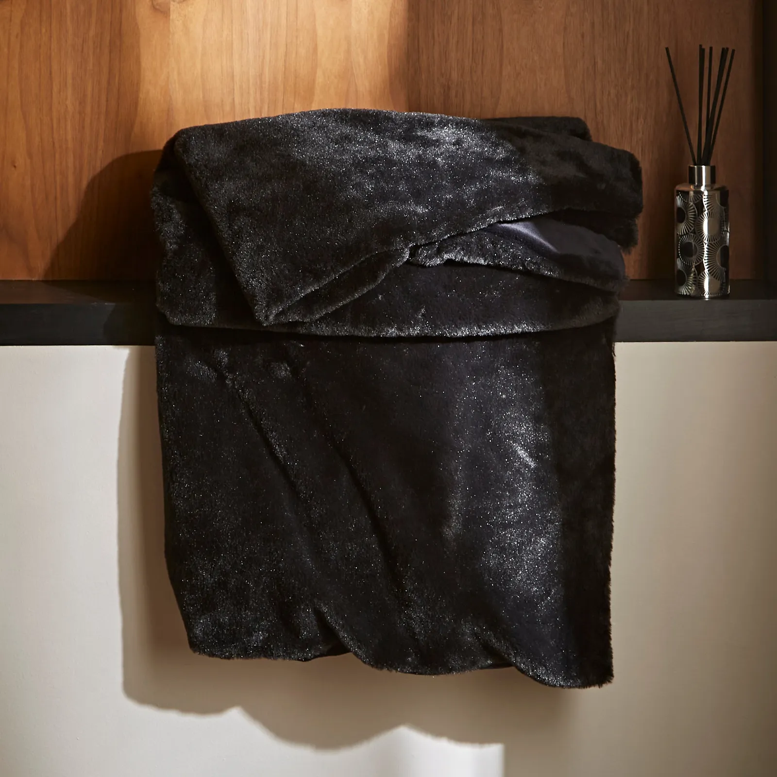 Silky Soft Faux Fur Recycled Throw Black