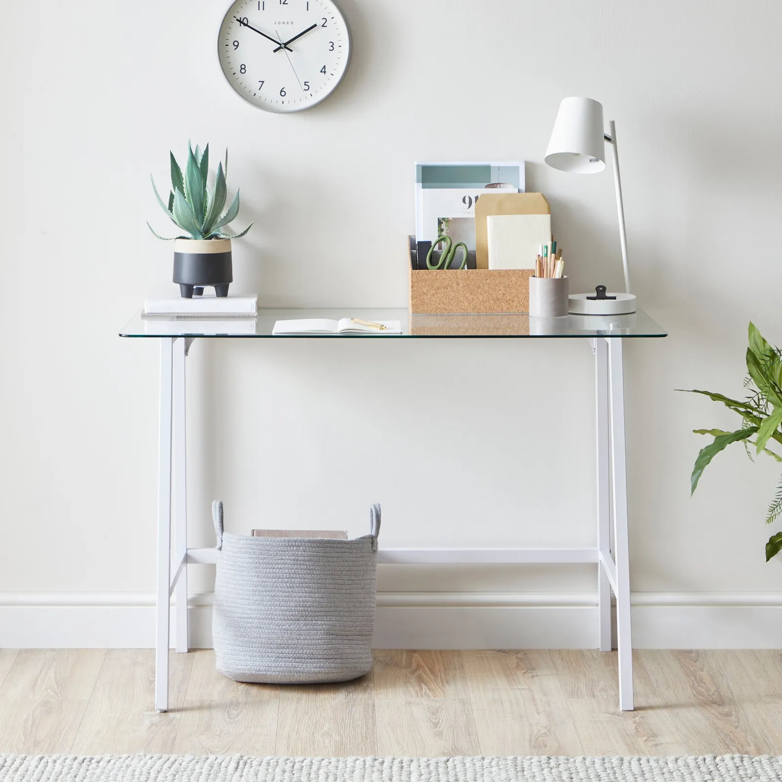 Seattle Glass Desk White