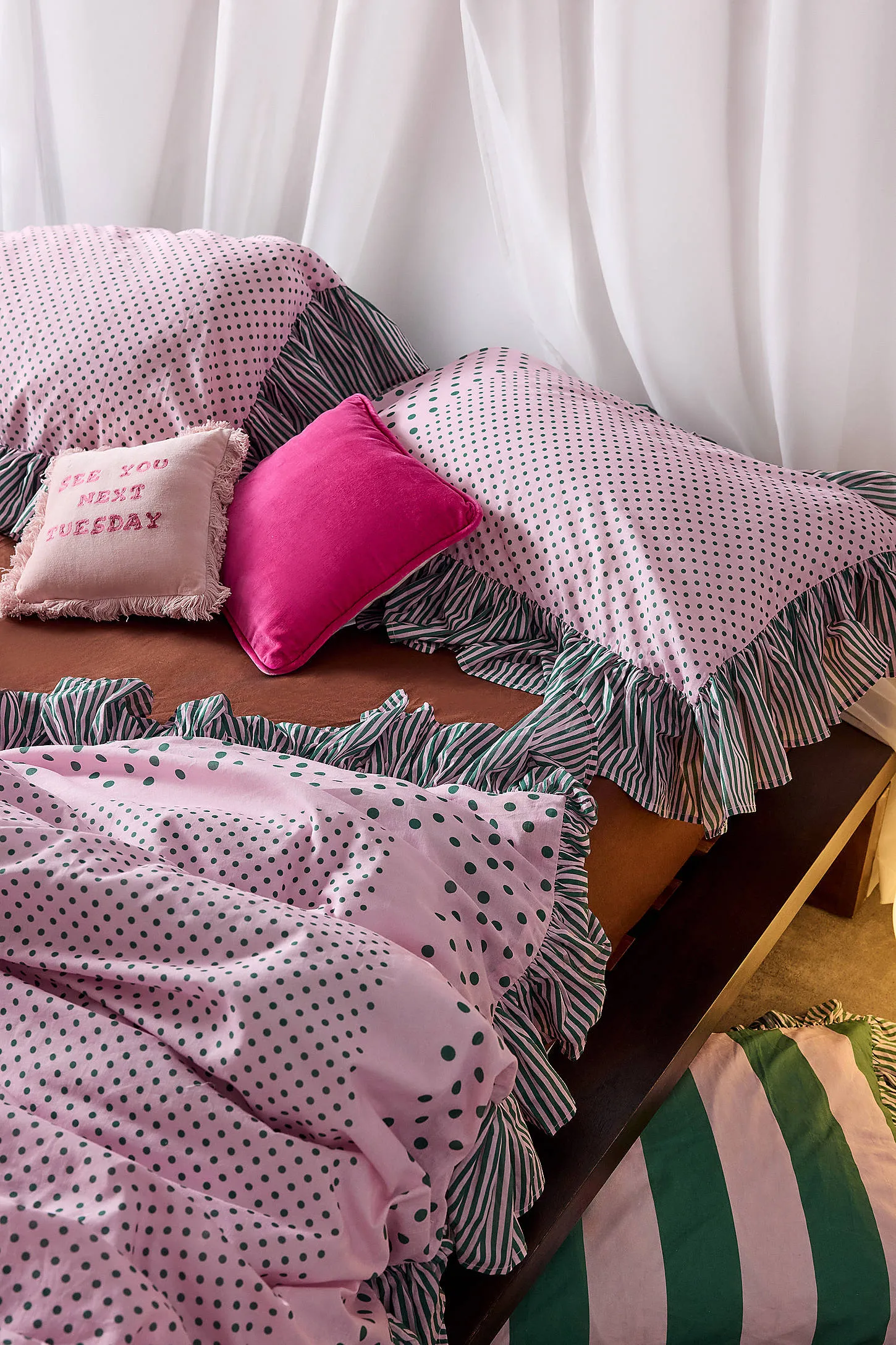 Polka Dot Stripe Ruffle Duvet Set - Pink 4